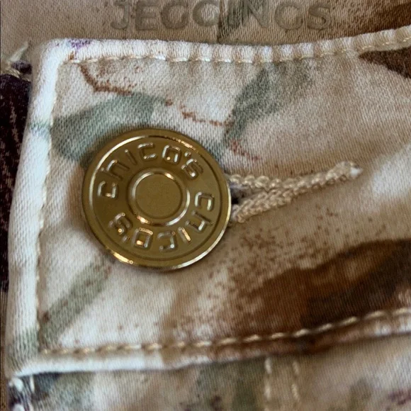 CHICO'S Floral Print Jeans, 1.5 (US 10). - Picture 8 of 17